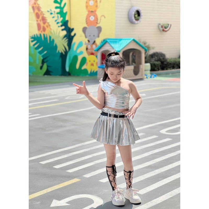 Street Fashion Runway - Conjunto de Falda Plisada y Top